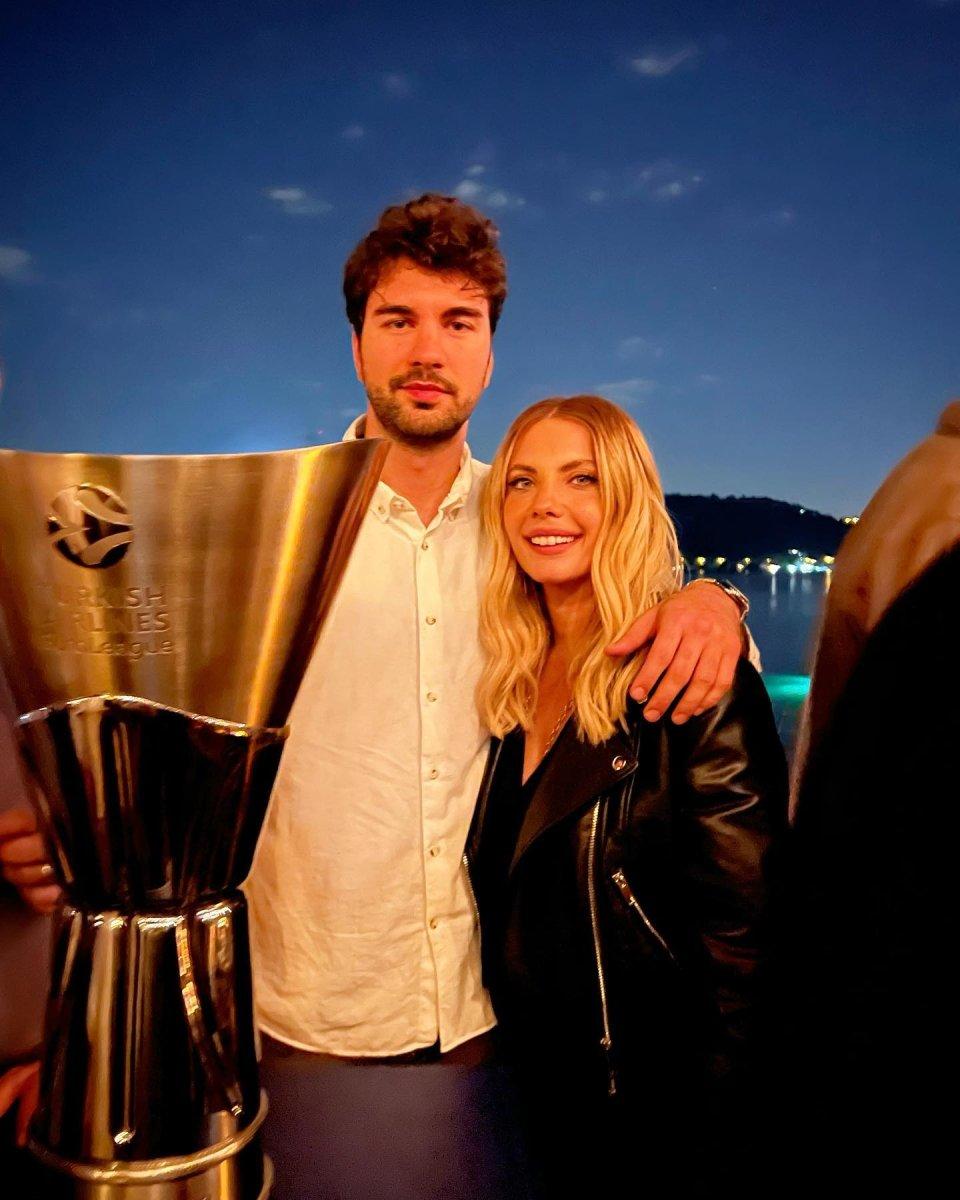 Eda Ece ve Ebru Şahin arasında gerilim