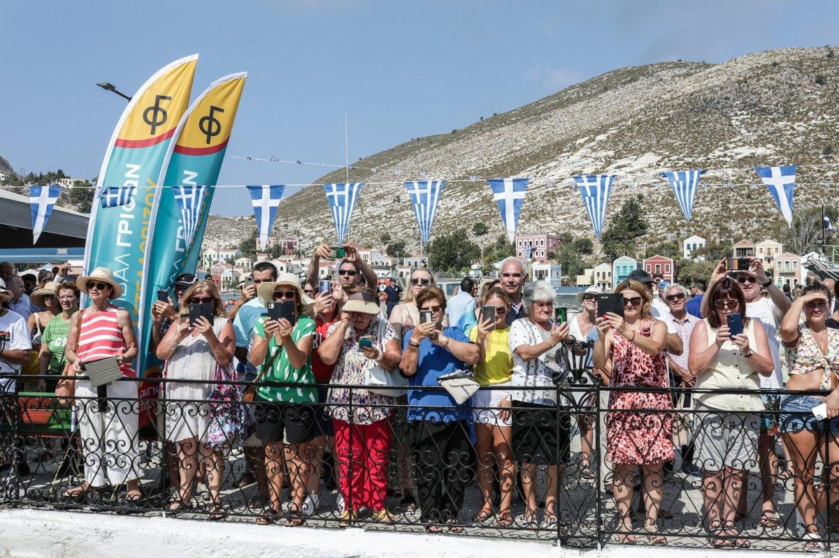 Yunanistan Cumhurbaşkanı Sakellaropou, Meis Adası'na gitti