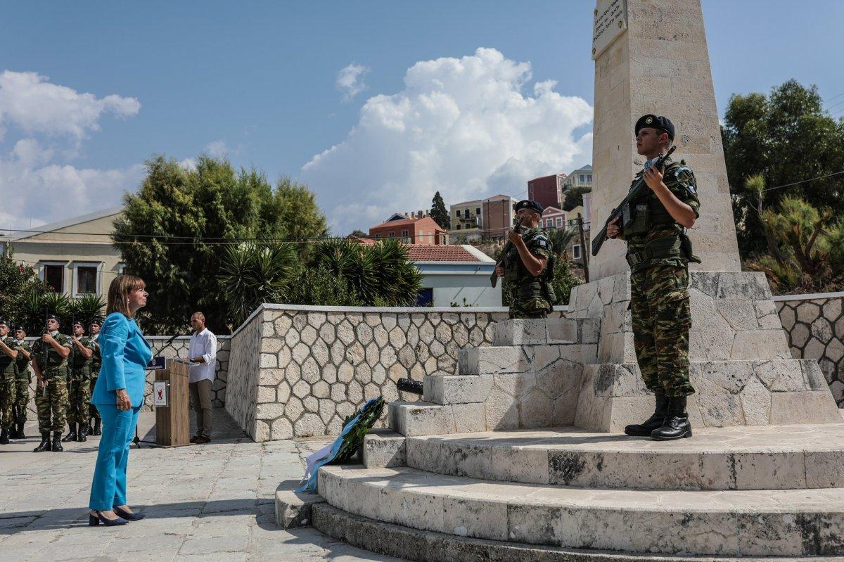 Yunanistan Cumhurbaşkanı Sakellaropou, Meis Adası'na gitti