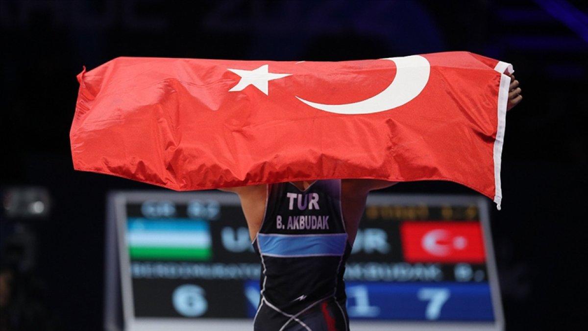 Grekoromen Güreş Milli Takımı, dünya şampiyonluğunu elde etti