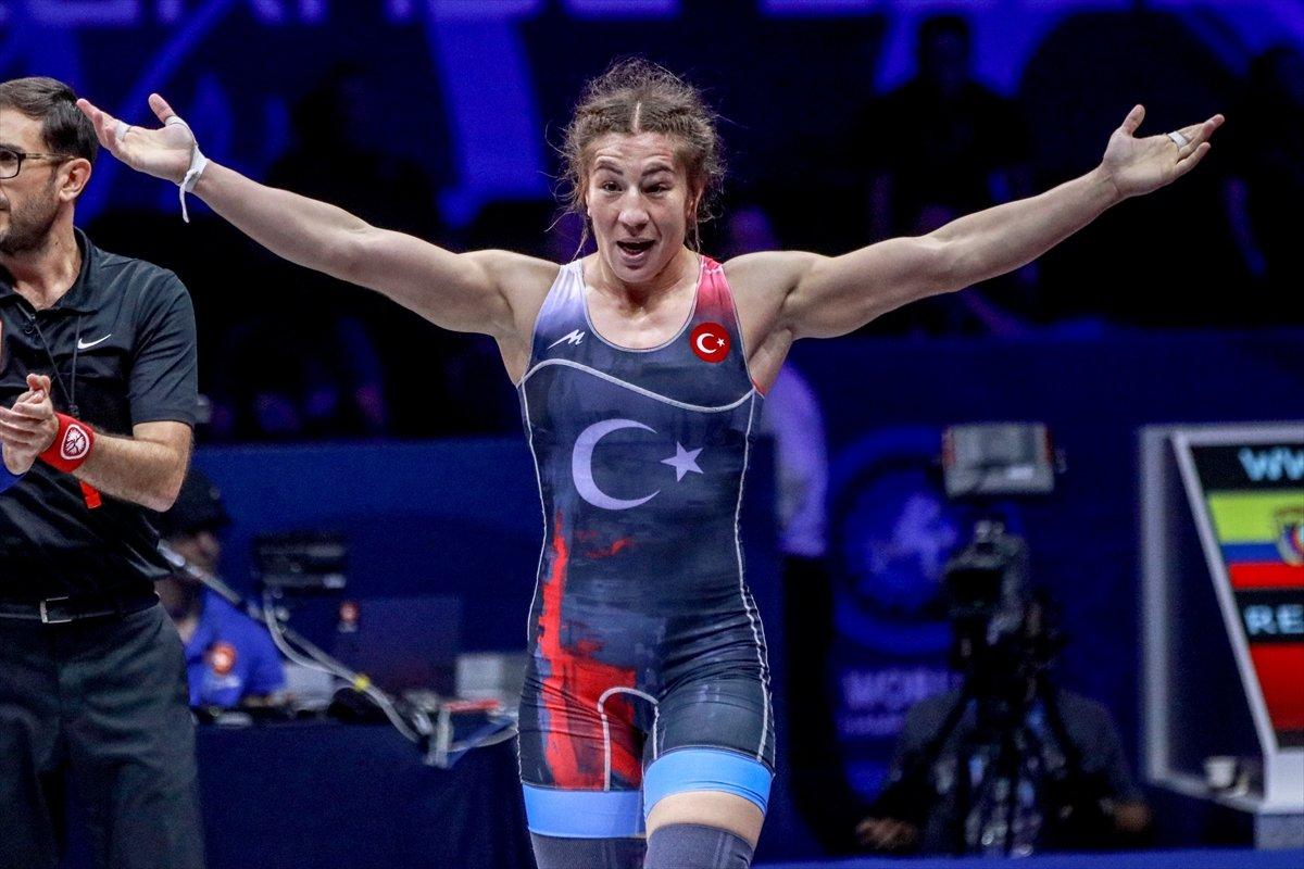 Yasemin Adar Yiğit, dünya şampiyonu