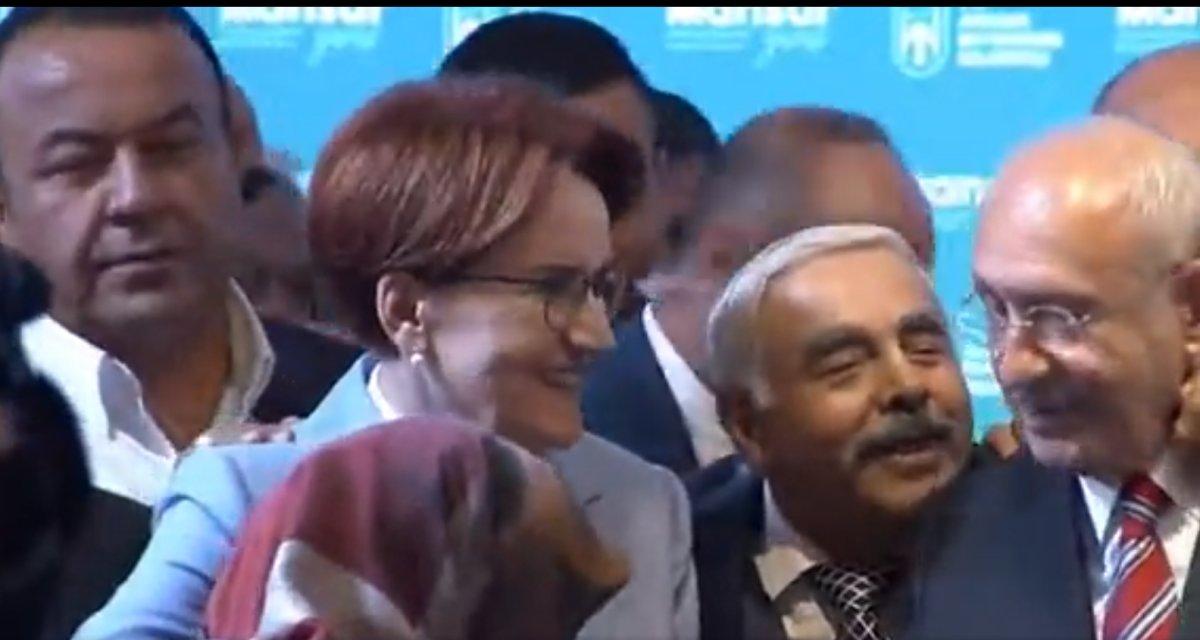 Çiftçinin Kemal Kılıçdaroğlu'na sarılıp öptüğü anlar kameralara yansıdı