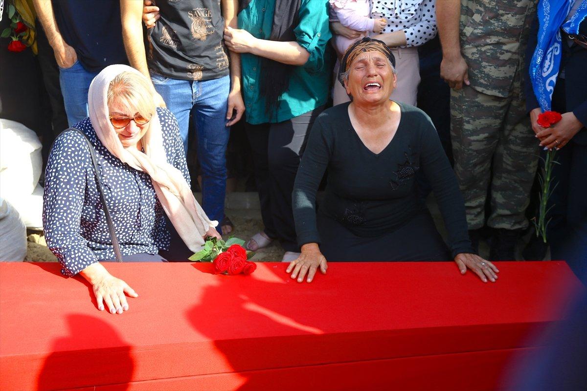 Azerbaycan, şehitlerini son yolculuğuna uğurladı