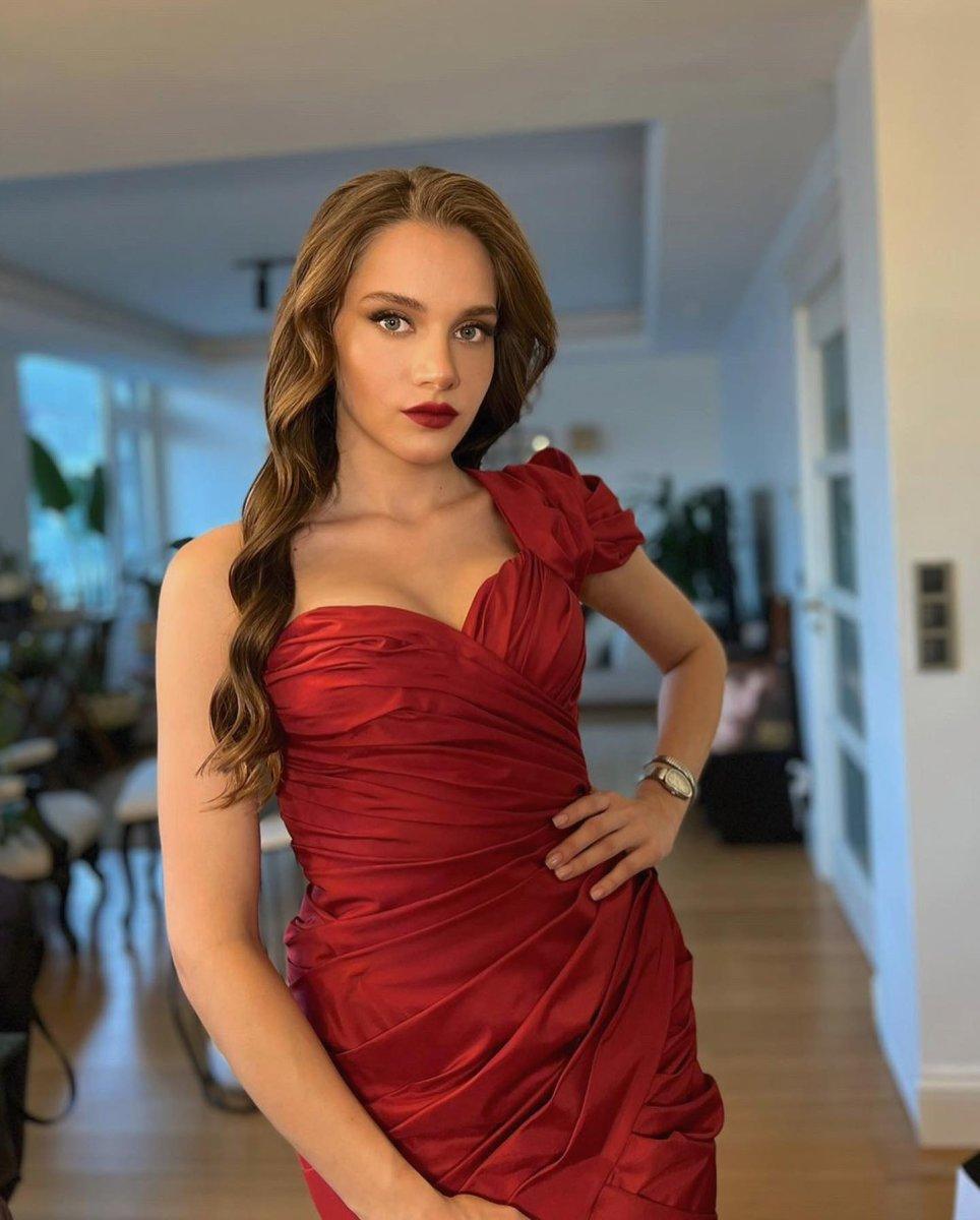 Oğulcan Engin’den sevgilisi Miray Daner’e hediye