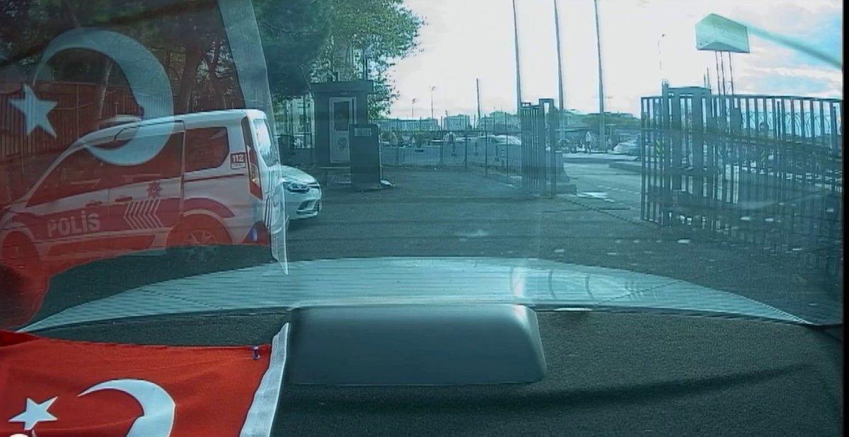 Kağıthane'de şoför, yanındaki kadını dövdü