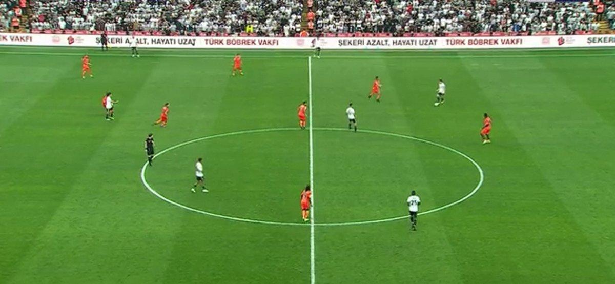 Necip Uysal'dan hata için özür açıklaması