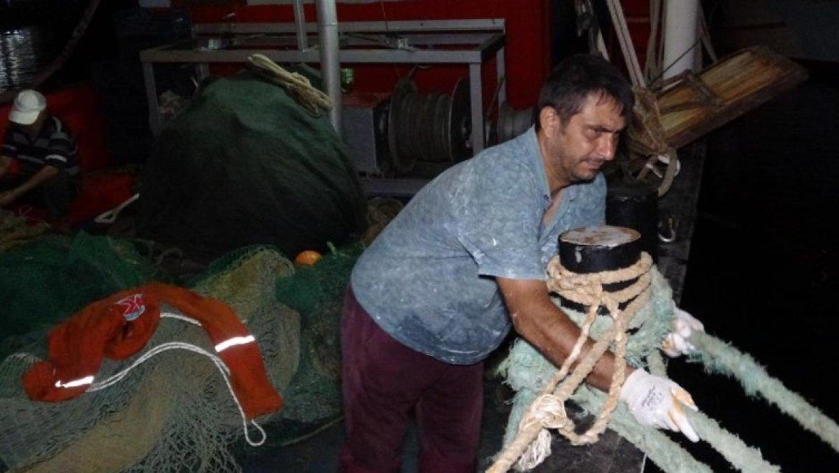 Akdenizli balıkçılar, ağlarını atmak için denize açıldı