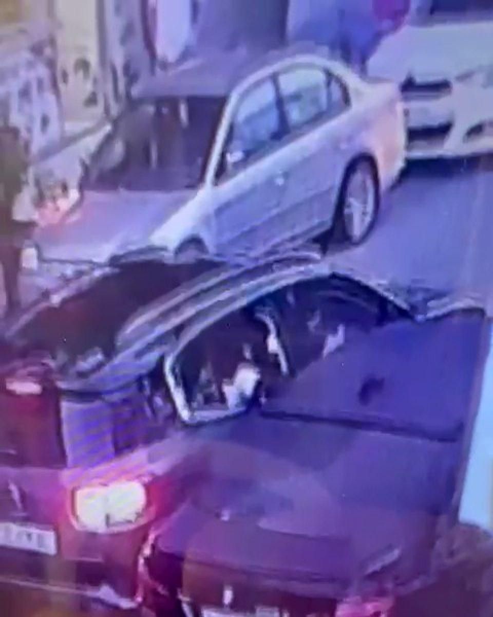 Küçükçekmece'de lüks araca 400 bin TL'lik vurgun