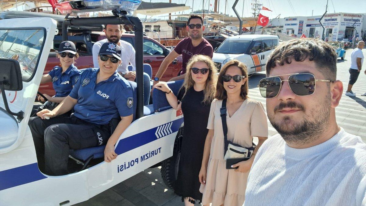 Bodrum'da 1954 model araç yenilenerek turizm polisinin hizmetine verildi