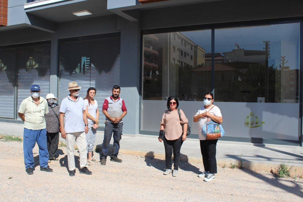İzmir'de ev sahibi olmak isterken, dolandırıcı mağduru oldular