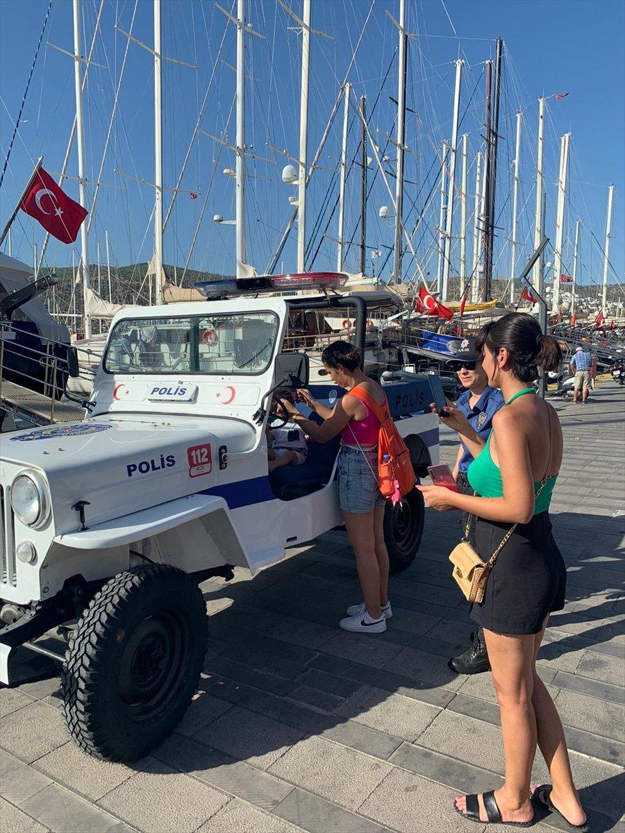 Bodrum'da 1954 model araç yenilenerek turizm polisinin hizmetine verildi