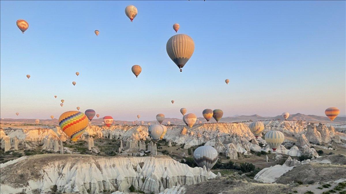 Kapadokya'da tüm zamanların rekoru turizmciyi sevindirdi