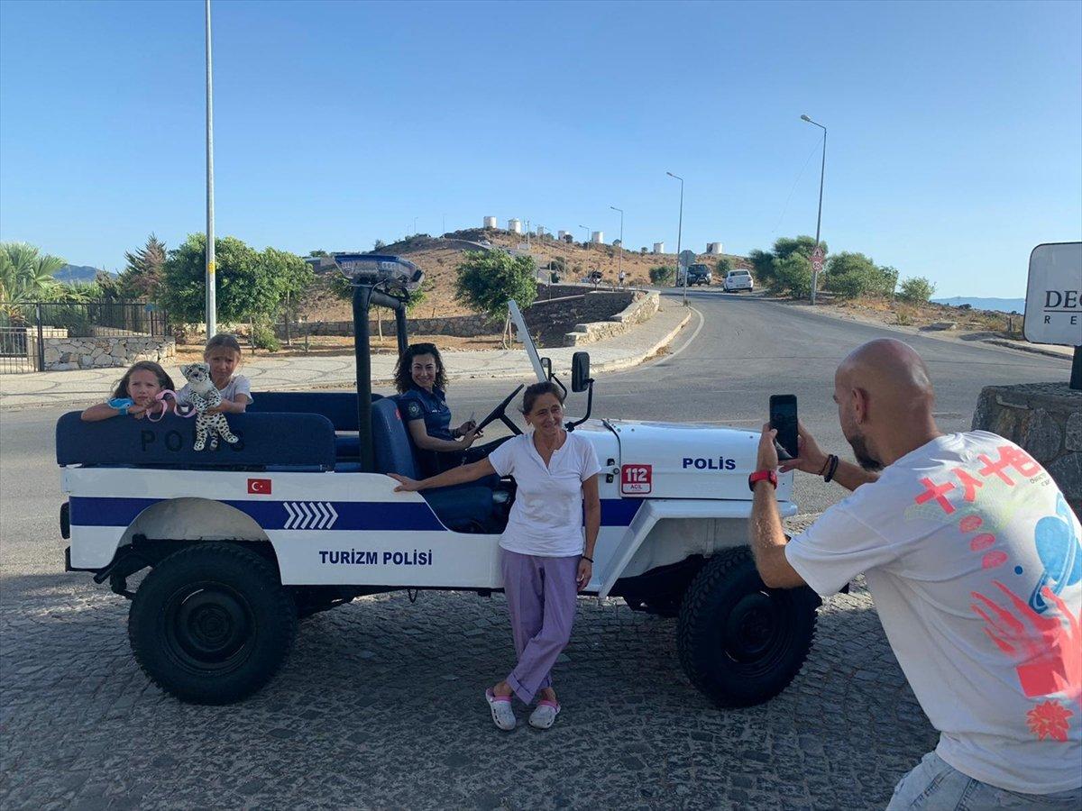 Bodrum'da 1954 model araç yenilenerek turizm polisinin hizmetine verildi