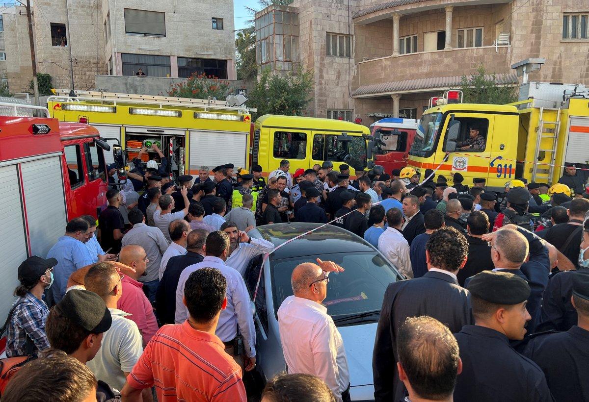 Ürdün'de bebek, 30 saat sonra enkazdan sağ çıktı