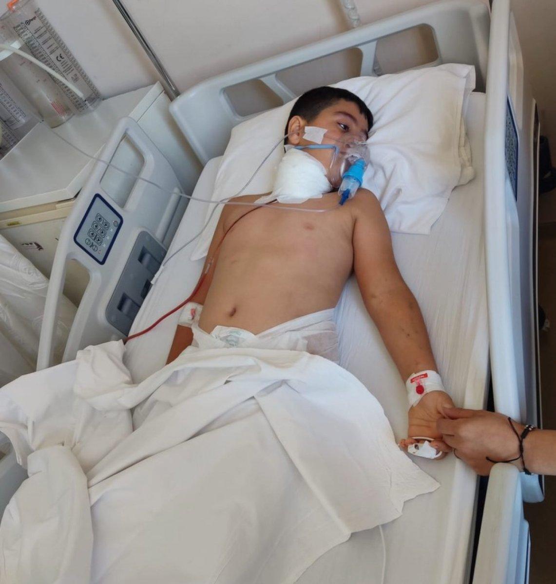 Bahçelievler’de çocuğun boğazına demir korkuluk saplandı