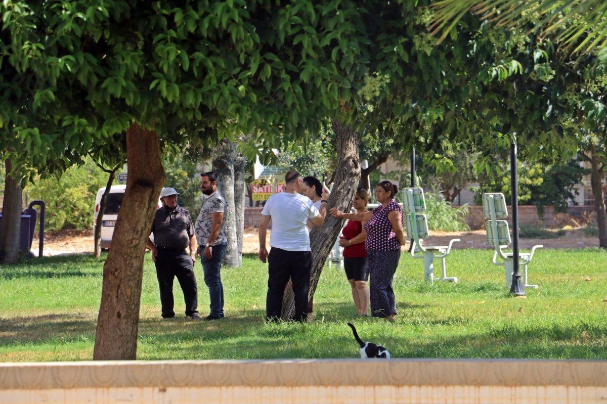 Antalya'da eşi ve çocuklarını ekmek bıçağıyla rehin aldı