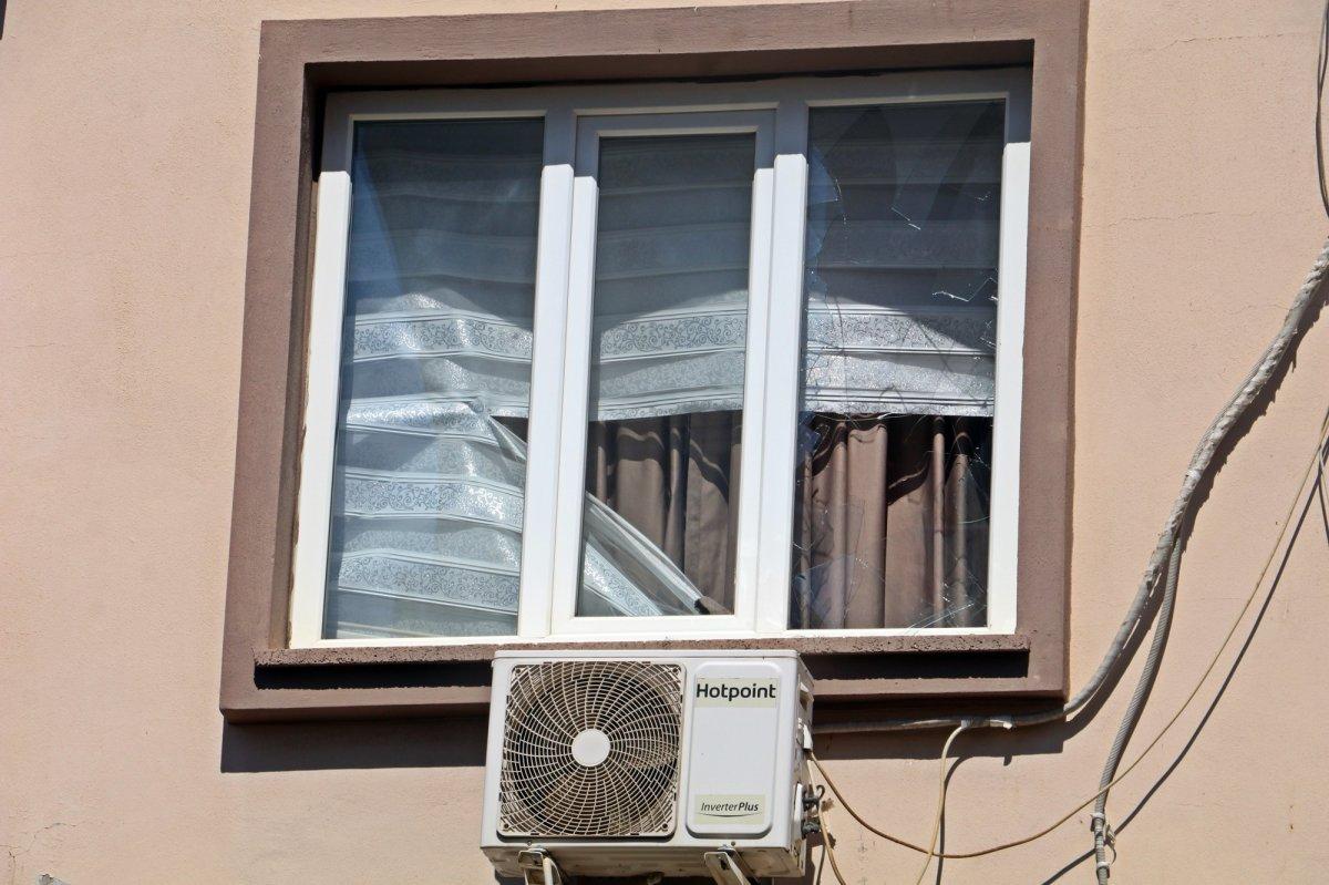 Antalya'da eşi ve çocuklarını ekmek bıçağıyla rehin aldı