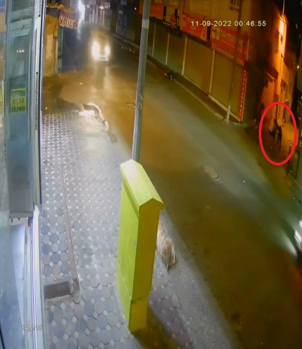 Adana’da arkadaşının bıçakladığı liselinin hayati tehlikesi sürüyor