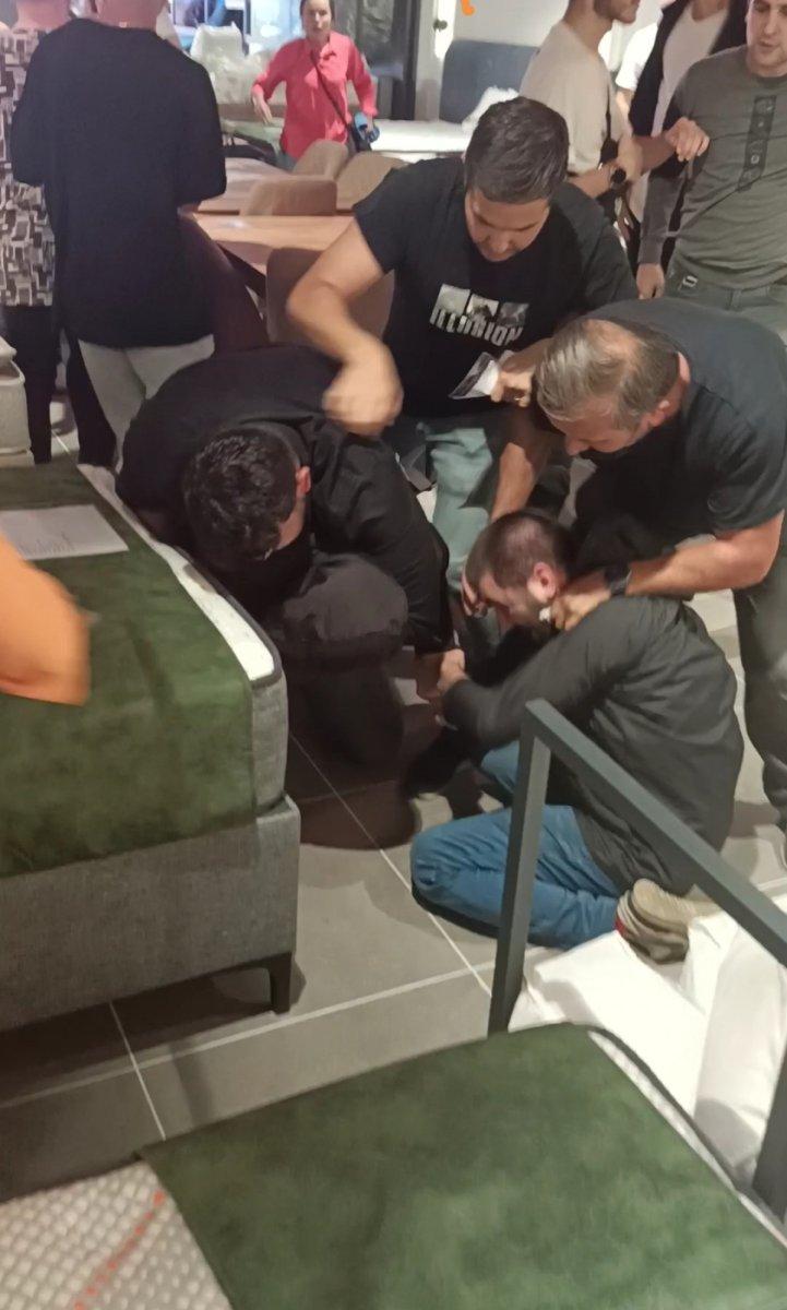 Ordu'da, mağazada indirimli telefon izdihamı