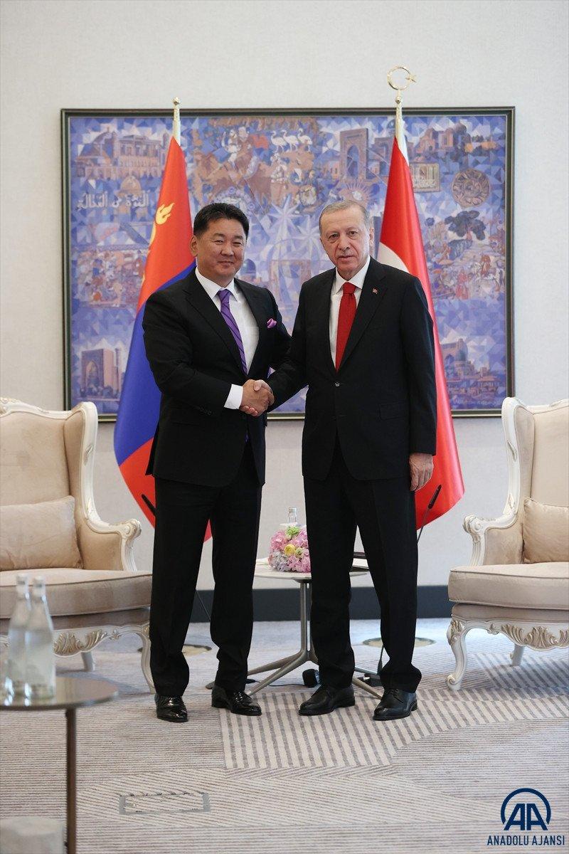 Cumhurbaşkanı Erdoğan, Moğolistan Cumhurbaşkanı Khurelsukh ile bir araya geldi