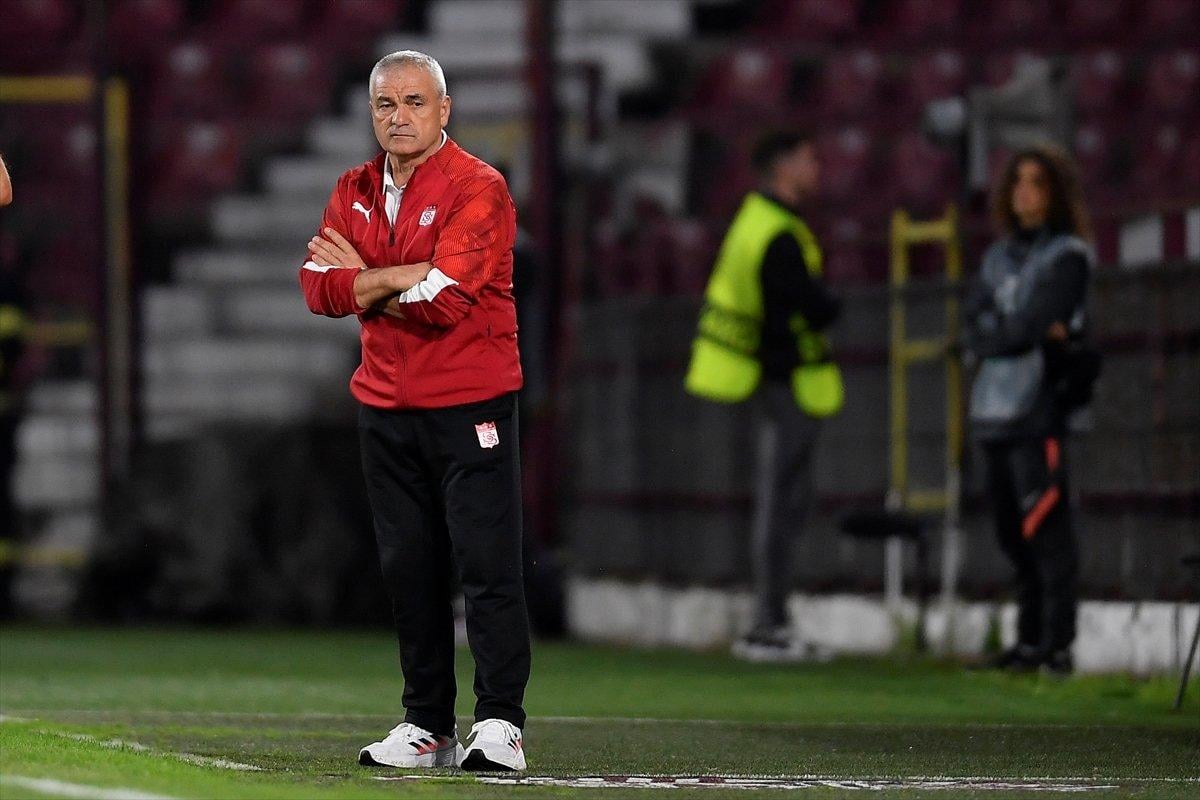 Türkiye FIFA sıralamasında 1 basamak yükseldi