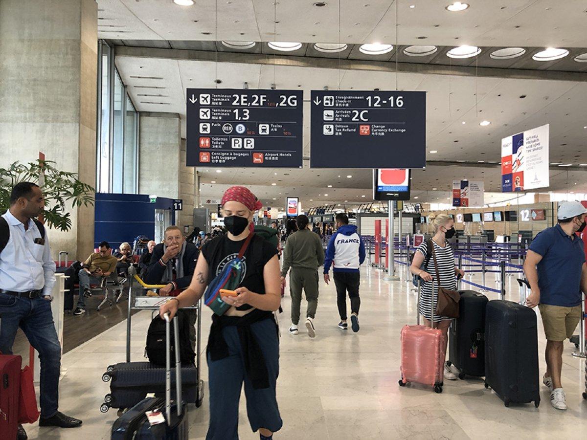 Fransa'da grev nedeniyle uçuşlar iptal edildi