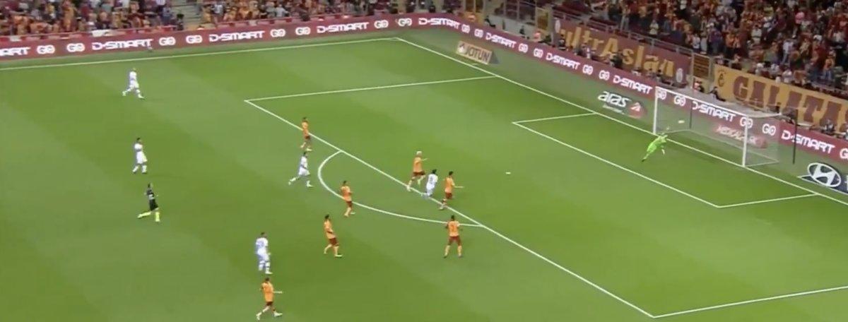 Endri Çekiçi'den şık gol