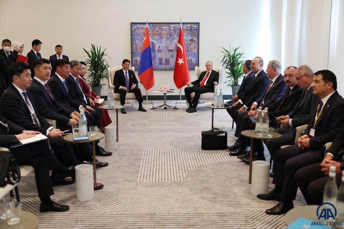 Cumhurbaşkanı Erdoğan, Moğolistan Cumhurbaşkanı Khurelsukh ile bir araya geldi