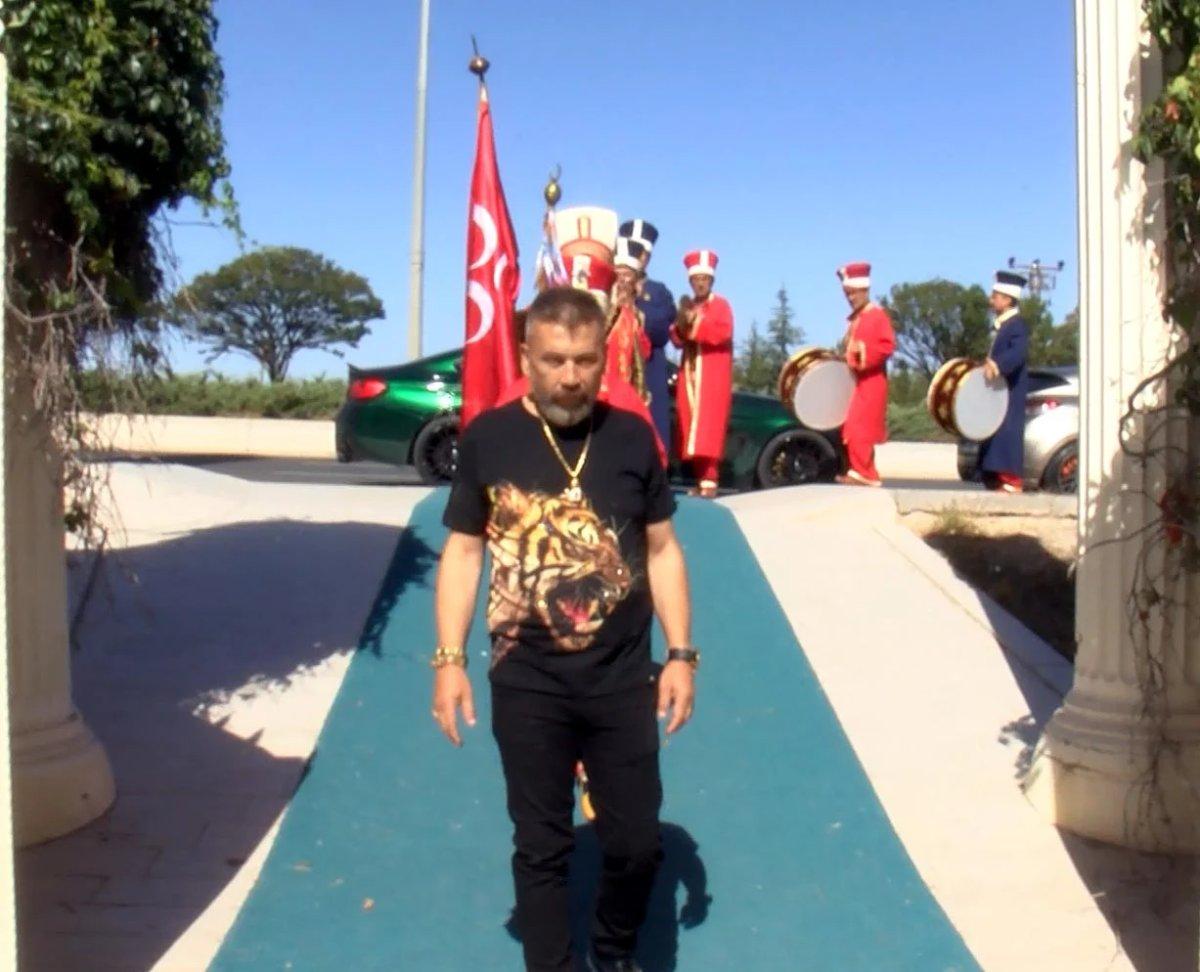 Ankara'da kapatılan hayvanat bahçesi, mehter takımıyla açıldı