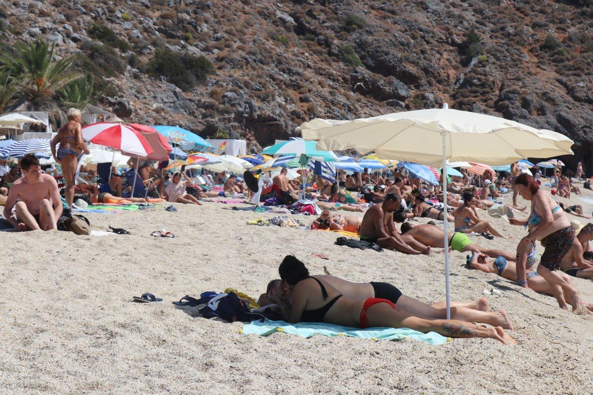Alanya sahilleri eylül yoğunluğu yaşıyor