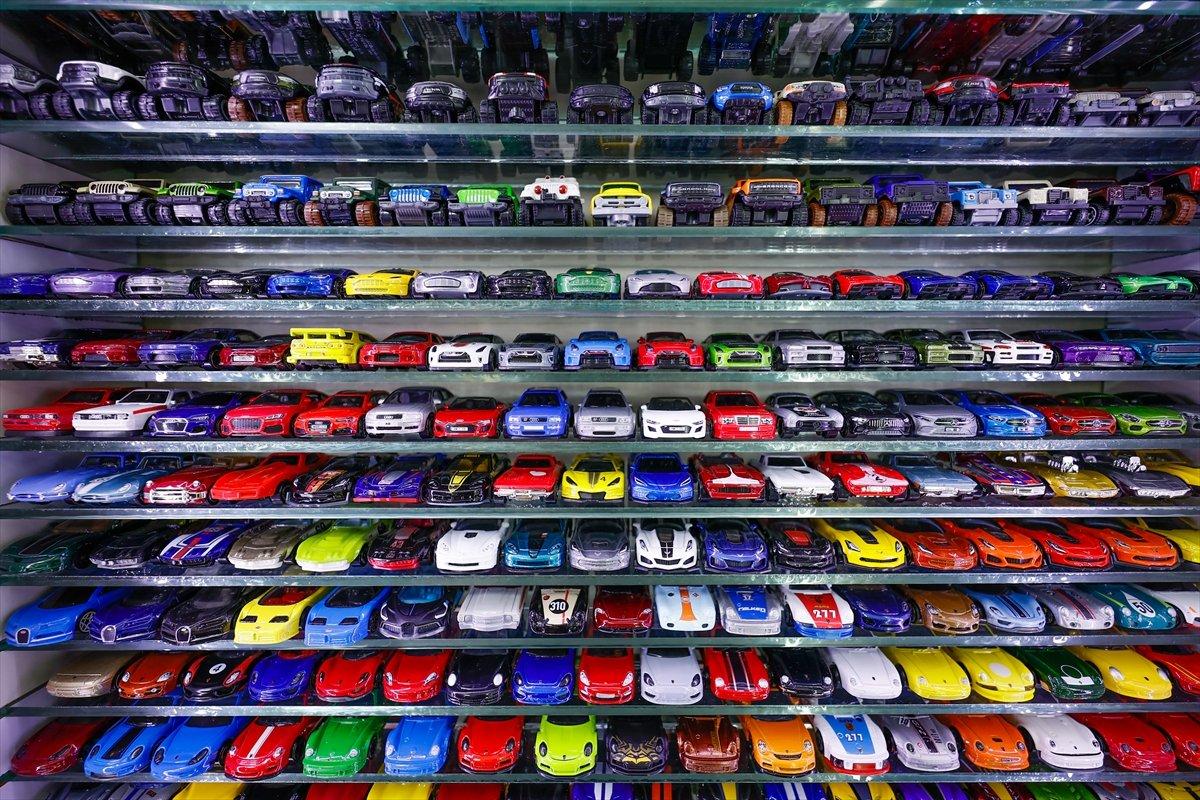 Zabıta memuru, oyuncak tutkusuyla 5 bin parçalık koleksiyon yaptı