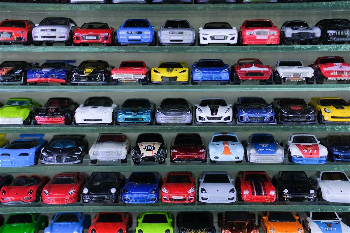 Zabıta memuru, oyuncak tutkusuyla 5 bin parçalık koleksiyon yaptı