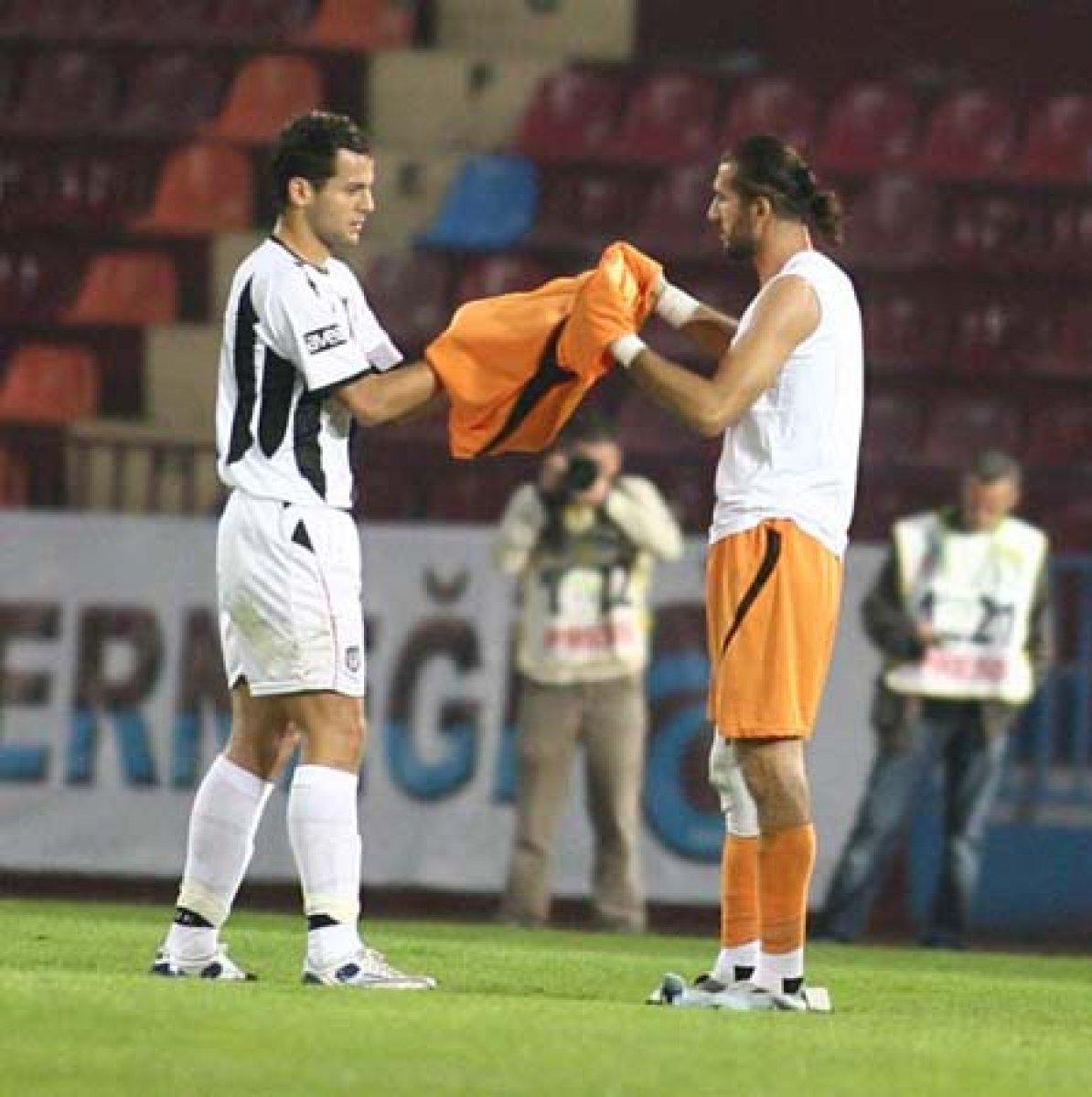 Zorunlu olarak kaleye geçen futbolcular