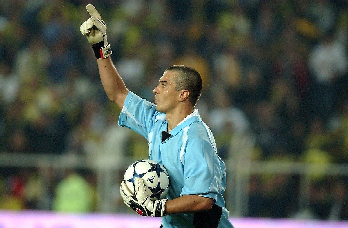 Zorunlu olarak kaleye geçen futbolcular