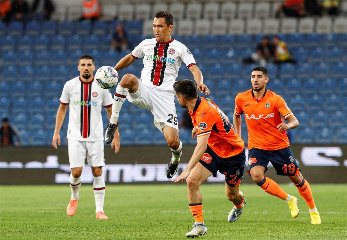Başakşehir ile Fatih Karagümrük golsüz berabere kaldı