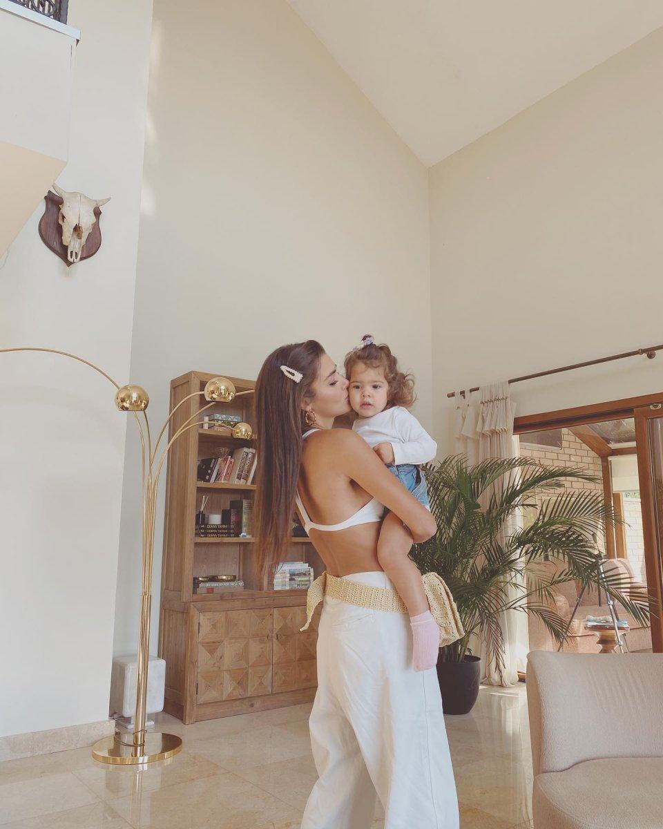 Hande Erçel'in yeğeni Aylin Mavi'den üzen haber: Anneden açıklama geldi