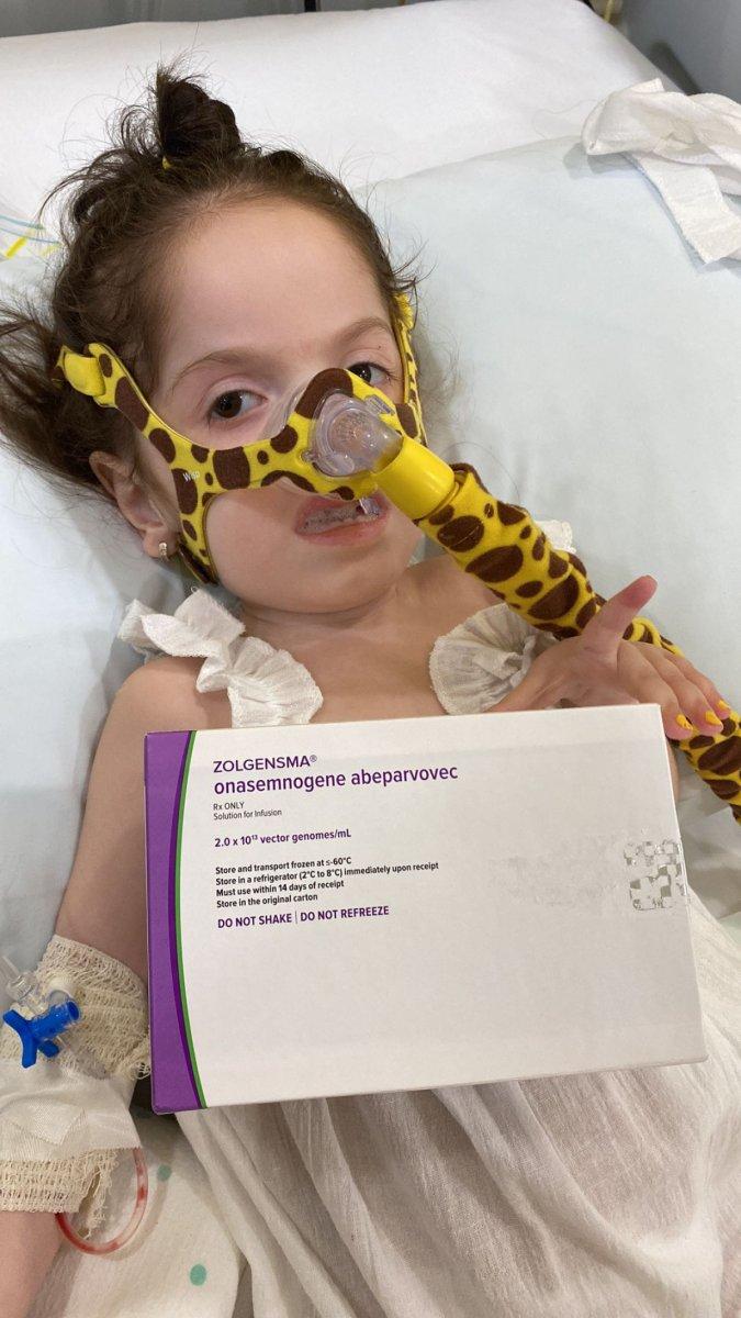 SMA'lı minik Eda'ya, Dubai'de gen tedavisi uygulandı