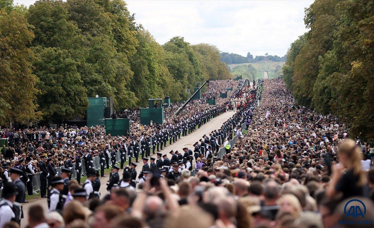 Kraliçe 2. Elizabeth için resmi cenaze töreni düzenlendi