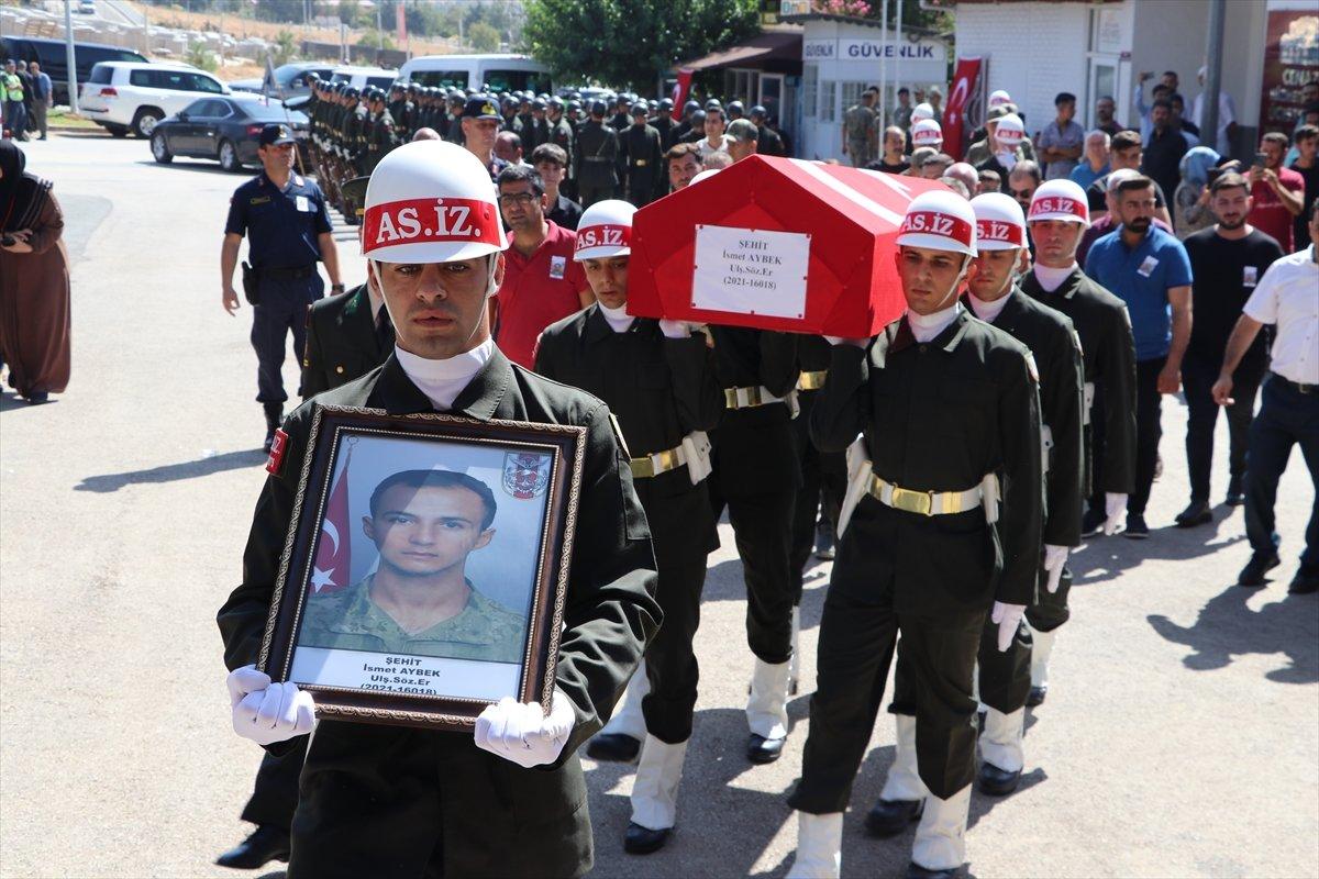 Şehit Sözleşmeli Er İsmet Aytek son yolculuğuna uğurlandı