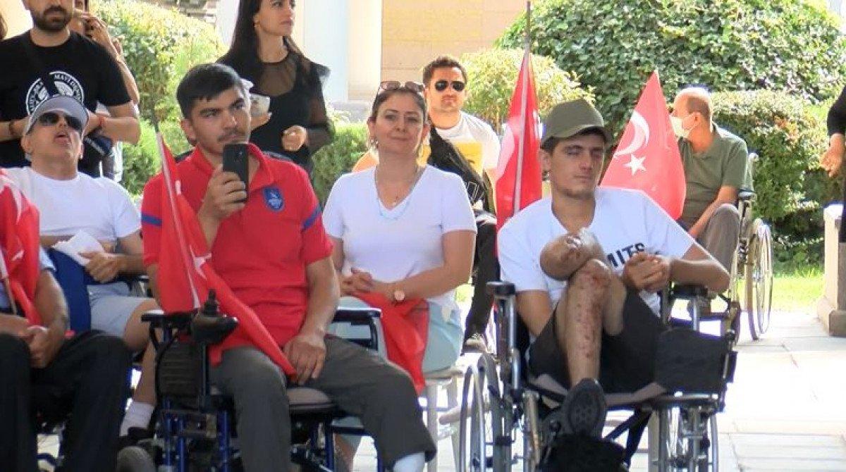 Haluk Levent gazilere konser verdi