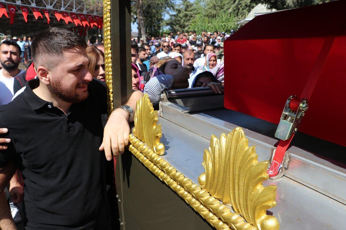 Şehit Sözleşmeli Er İsmet Aytek son yolculuğuna uğurlandı