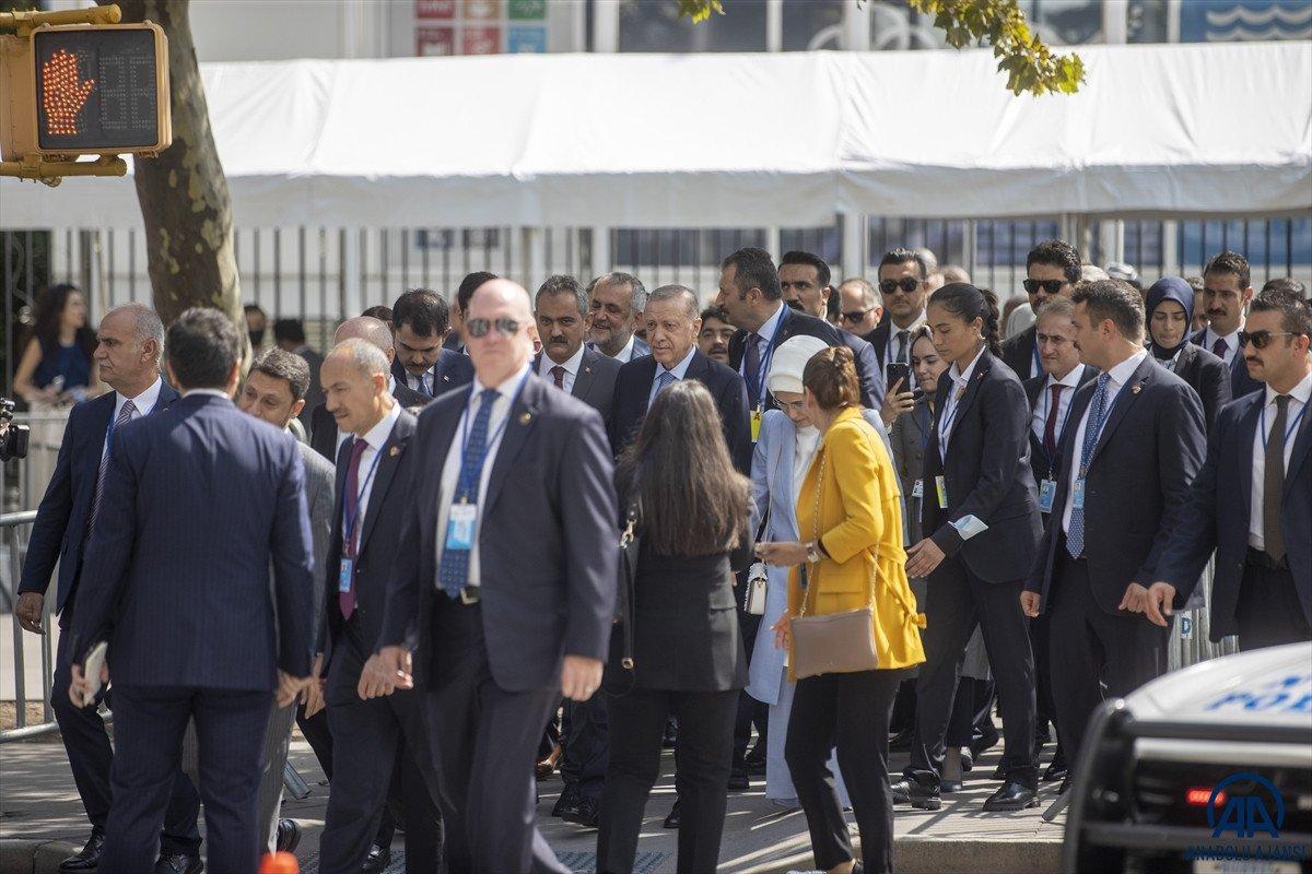 Cumhurbaşkanı Erdoğan: Eğitimi tamamen ücretsiz sunan bir ülkeyiz