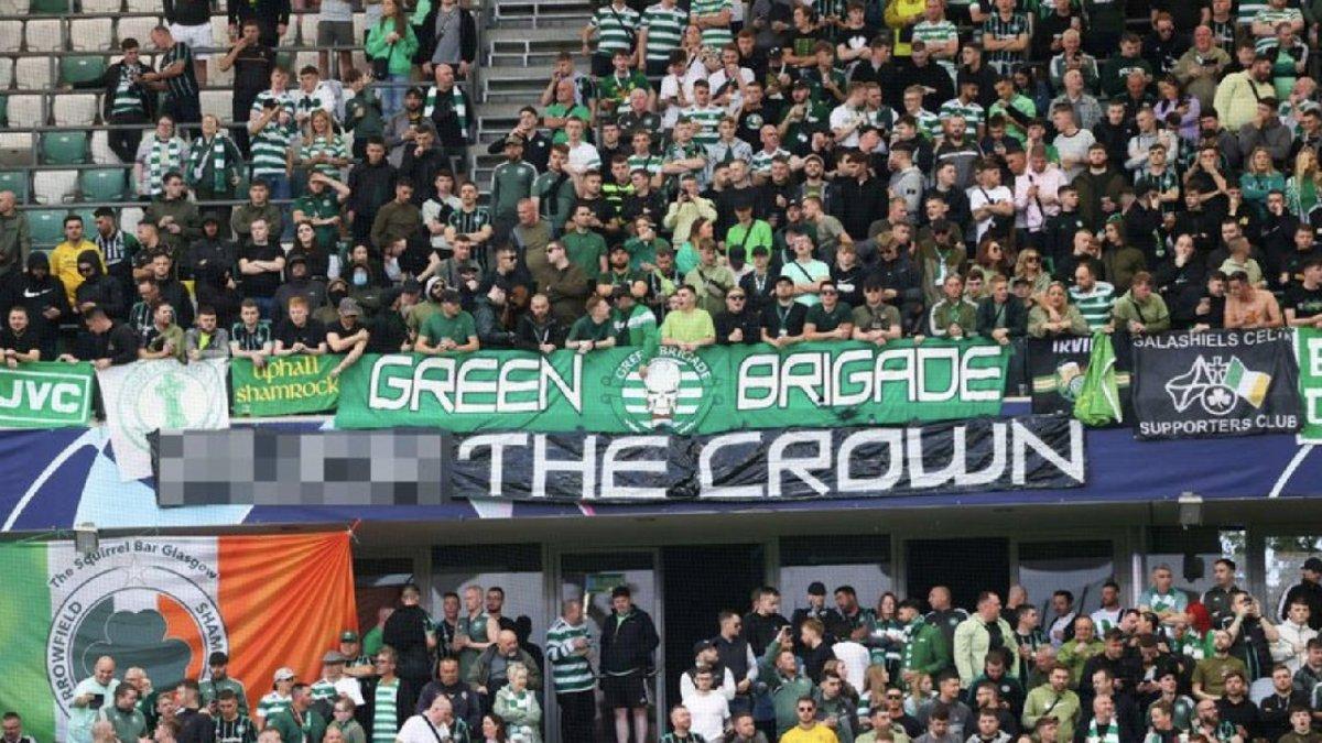 Celtic taraftarları, kraliyet ailesini protesto etti