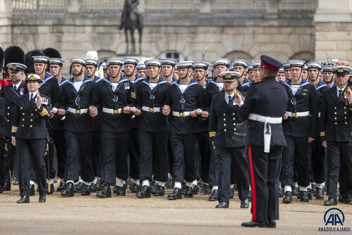 Kraliçe 2. Elizabeth için resmi cenaze töreni düzenlendi