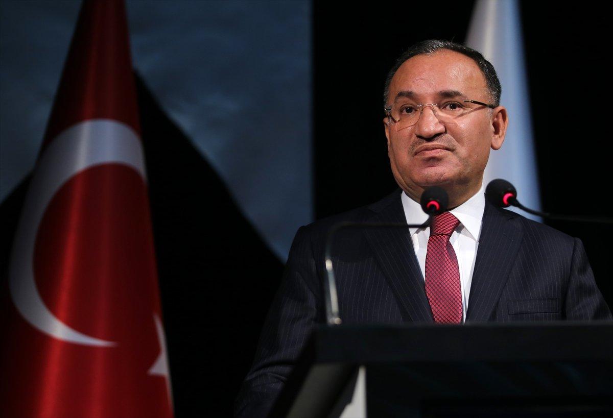 Bekir Bozdağ: Siyasetçiler adaletin orasından burasından çekmesin