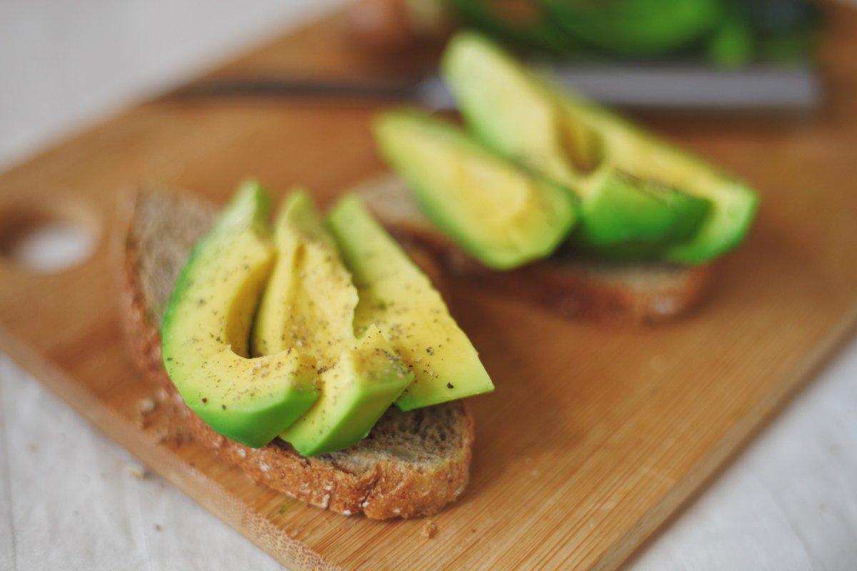Kötü kolesterolü düşürmek için günde bir kez yemek yetiyor! Avokadoyu bu şekilde yiyin...
