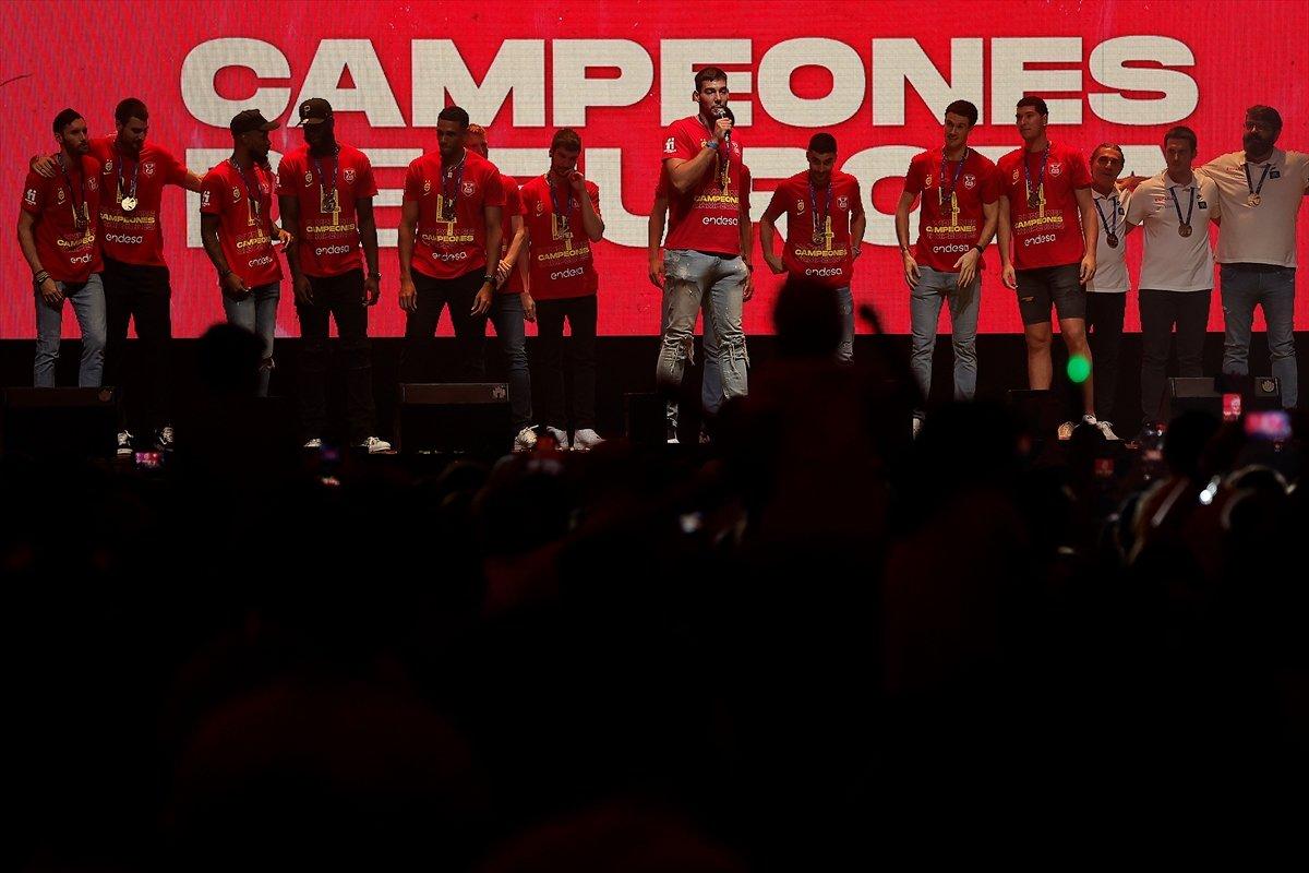 İspanya, EuroBasket şampiyonluğunu kutladı