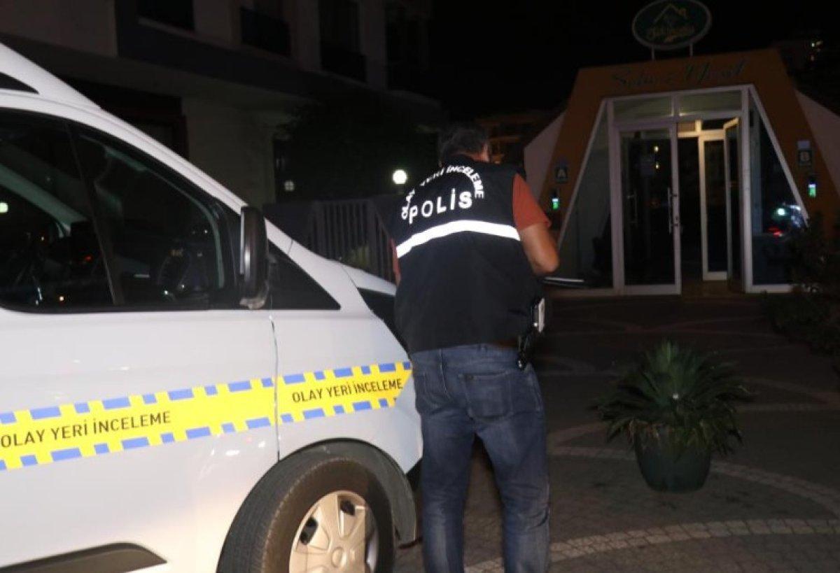 Antalya'da yatak odasında mangal yakan kişi hayatını kaybetti