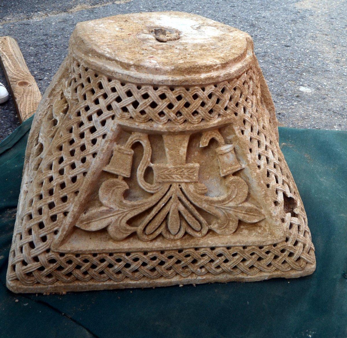 Avcılar'daki Bathonea Antik Kenti'nde çıngıraklı ve bilezikli çocuk mezarı bulundu