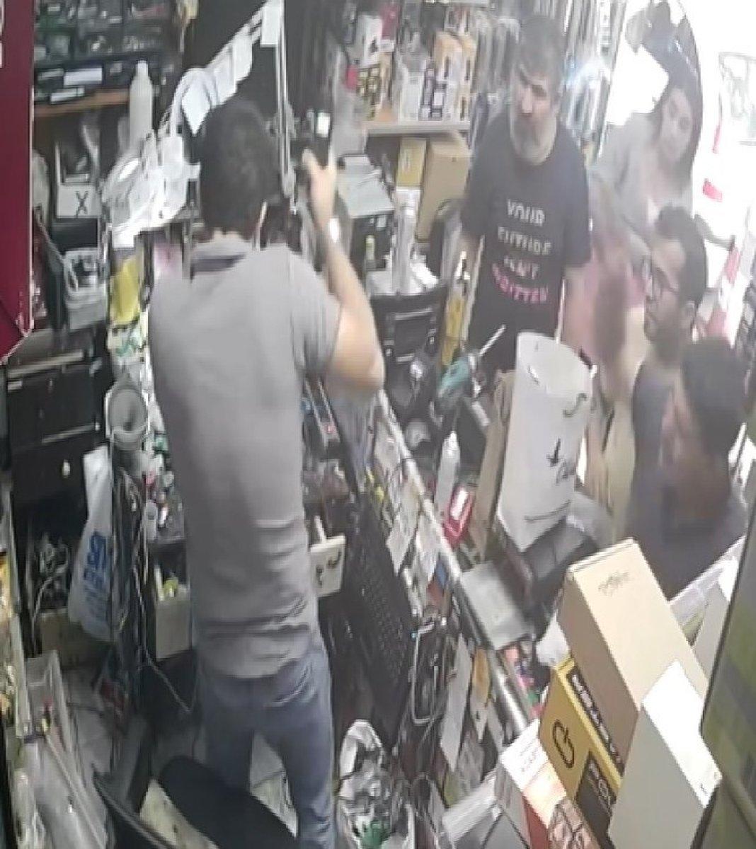 Kocaeli'de tente kumandası yüzünden tamirciyi dövdüler